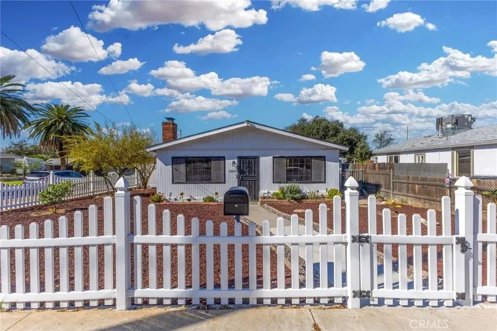 1003 Lawton, Redlands
