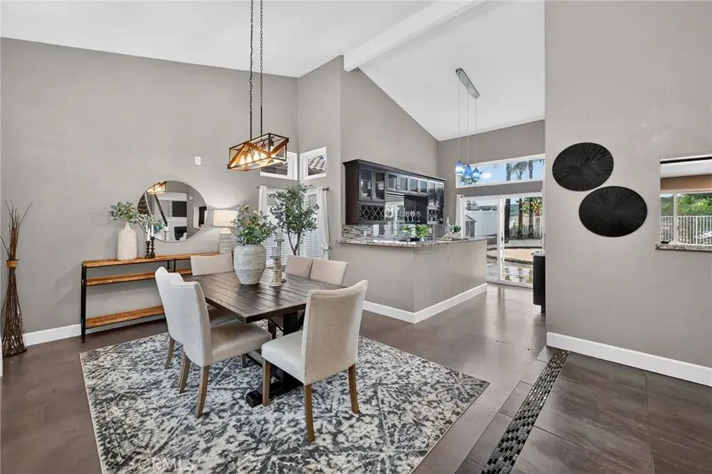 36142 Castellane, Murrieta