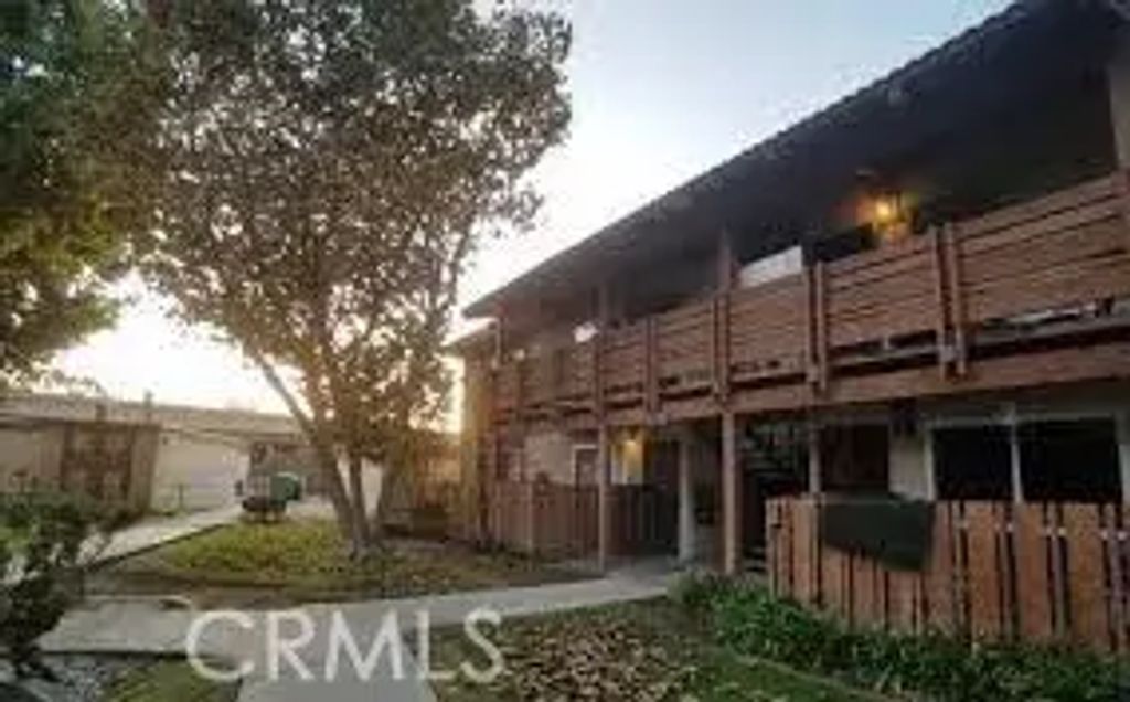 3723 Country Club Drive 1, Long Beach