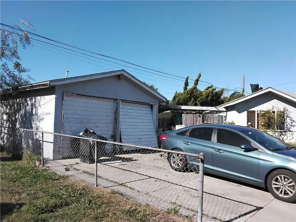 8701 Boyne, Downey