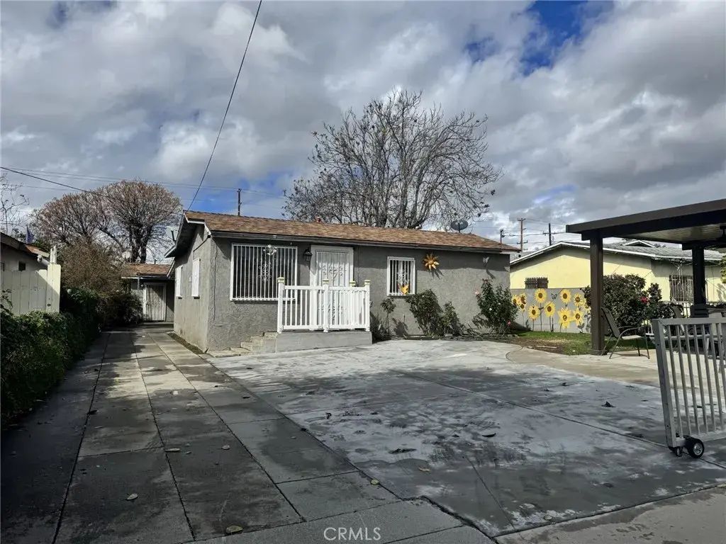 7429 Diamond, Riverside
