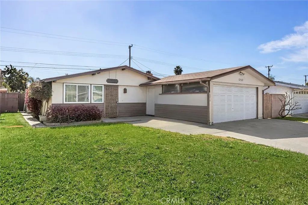 12312 Dune, Norwalk