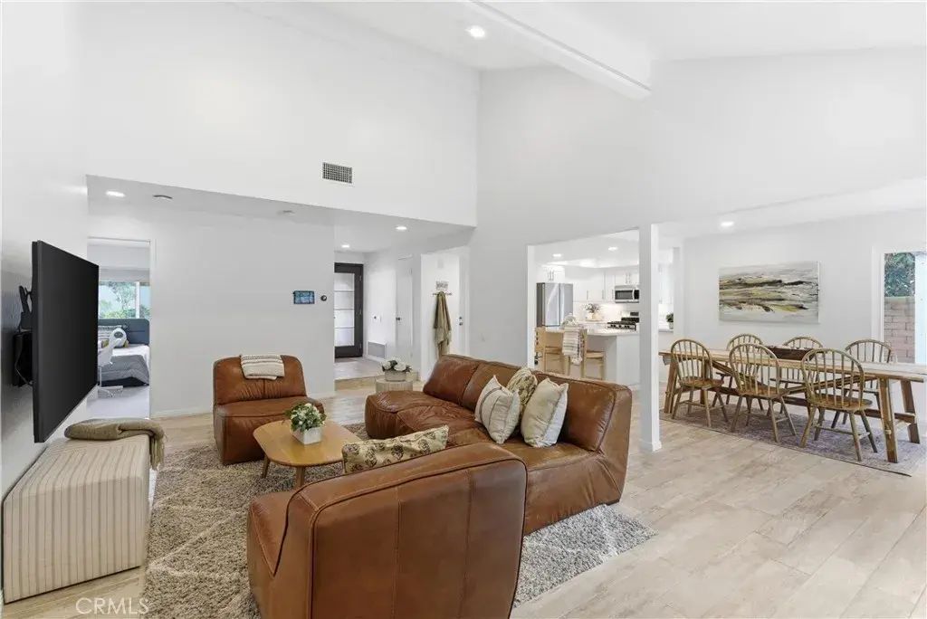 26941 Floresta, Mission Viejo