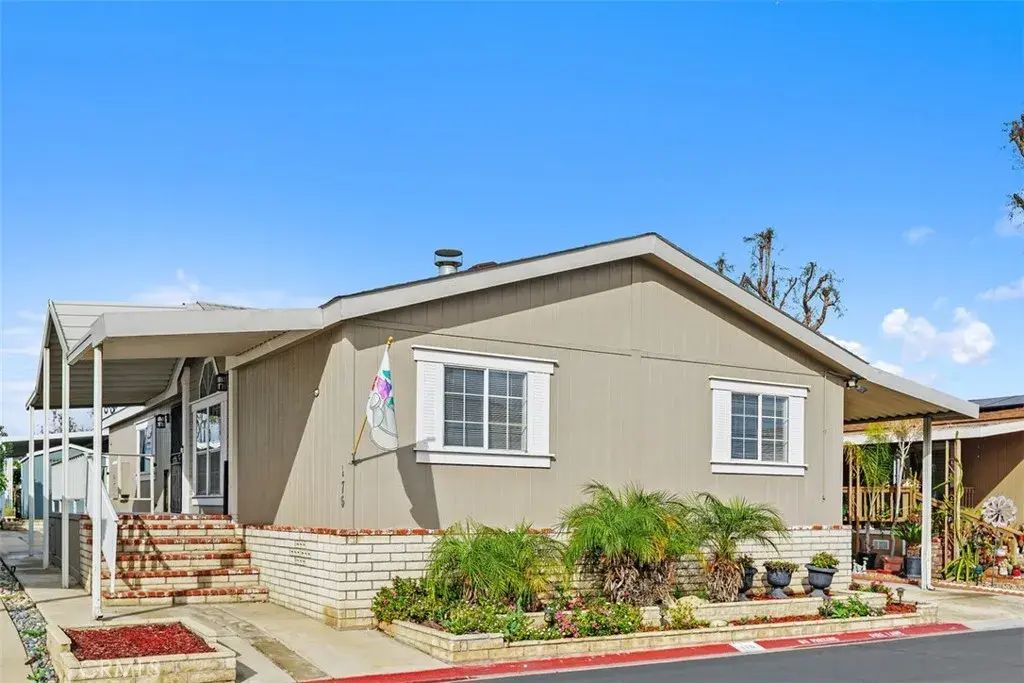 1456 E Philadelphia St Spc 176, Ontario