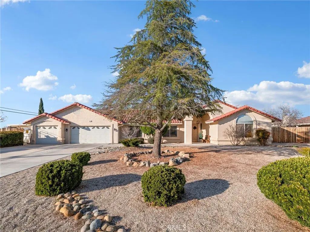 19544 Oneida, Apple Valley