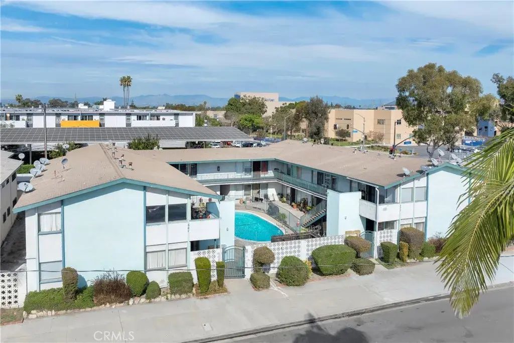 561 E 64th, Long Beach