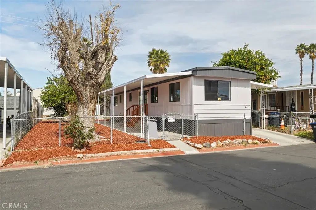 1097 N State 25, Hemet