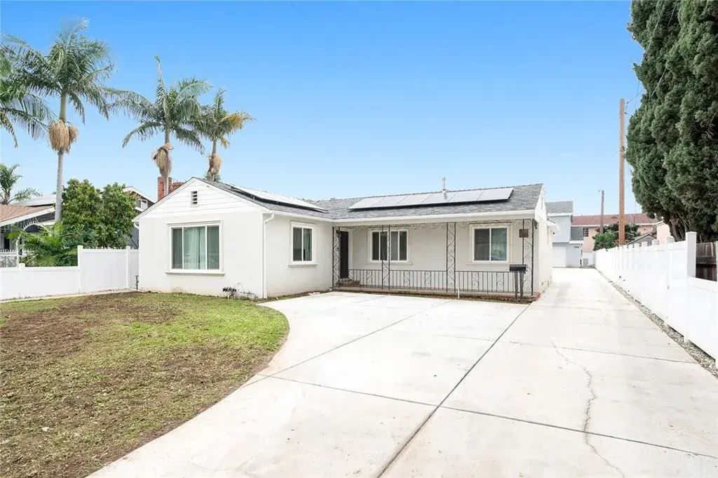 825 Date Street, Montebello