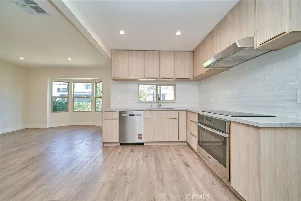 2938 Mary, La Crescenta