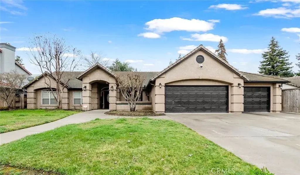 5417 W Buena Vista, Visalia