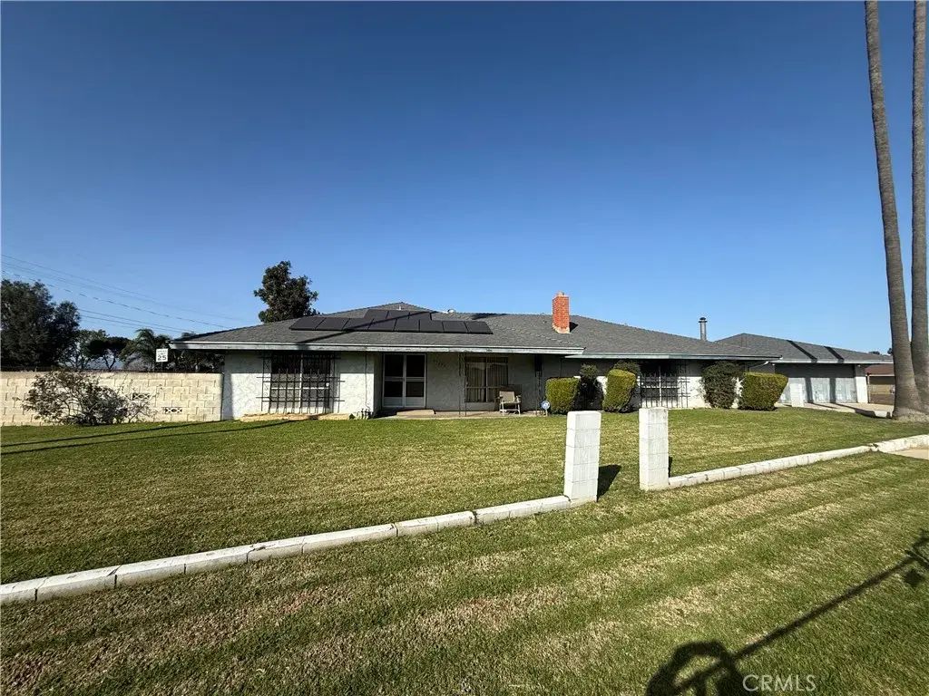11293 Holmes, Jurupa Valley