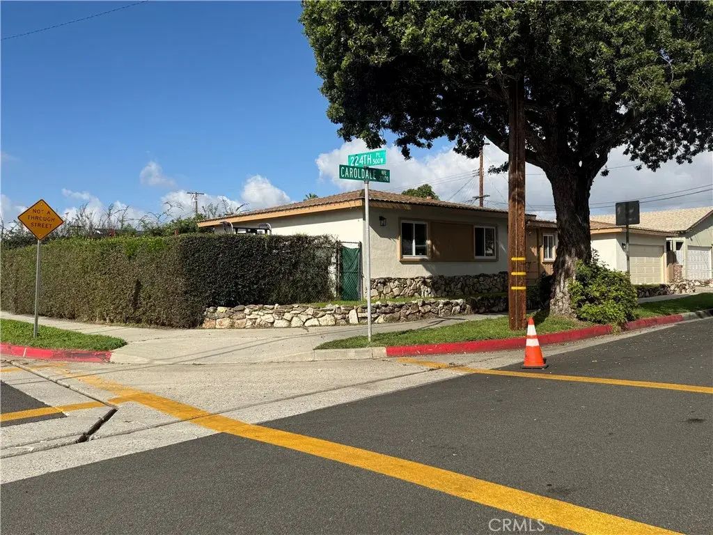 22415 Caroldale, Carson