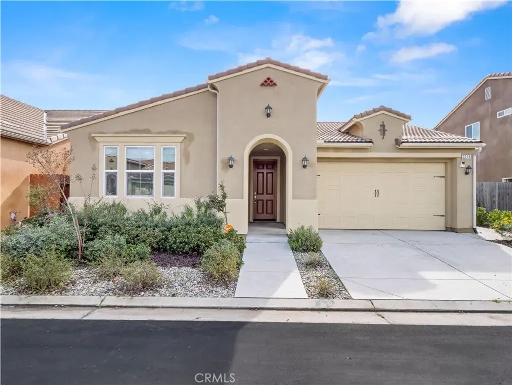 2318 Lombard, Clovis