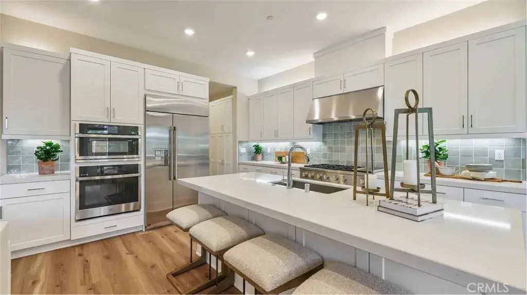1195 Snowberry Place, Montebello