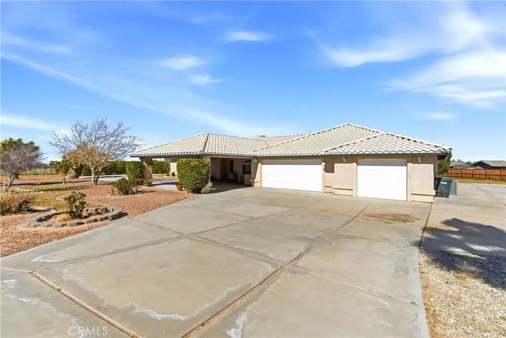 7330 Smoke Tree, Phelan