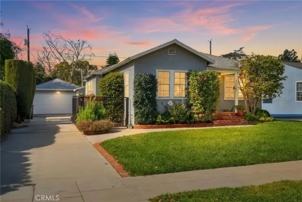 1025 N Screenland Drive, Burbank