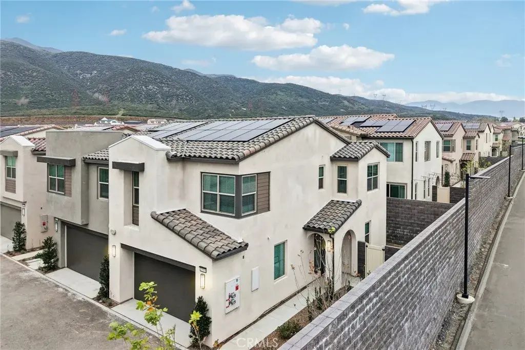 15909 Blue Copper Way, Fontana