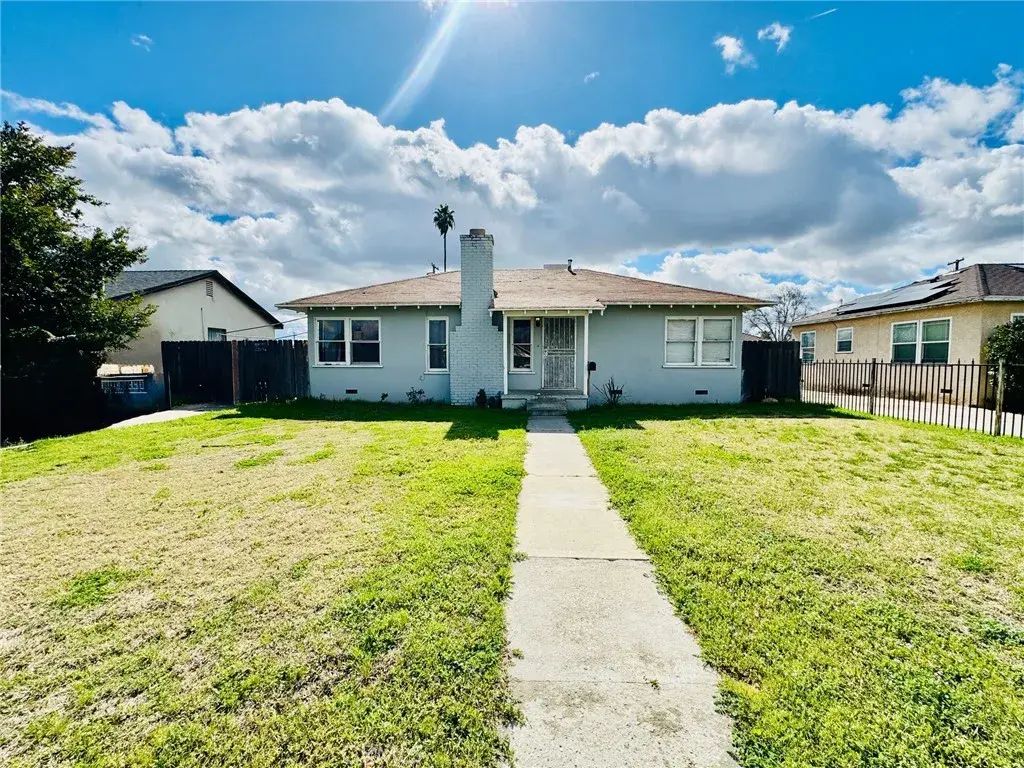 1807 Shamrock, Bakersfield