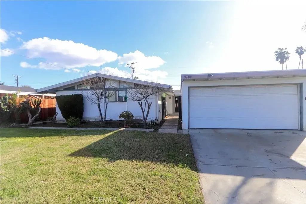 9682 Hillview, Anaheim