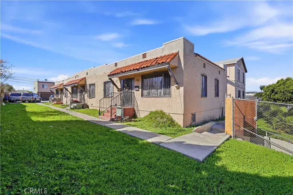 11143 Van Buren, Los Angeles