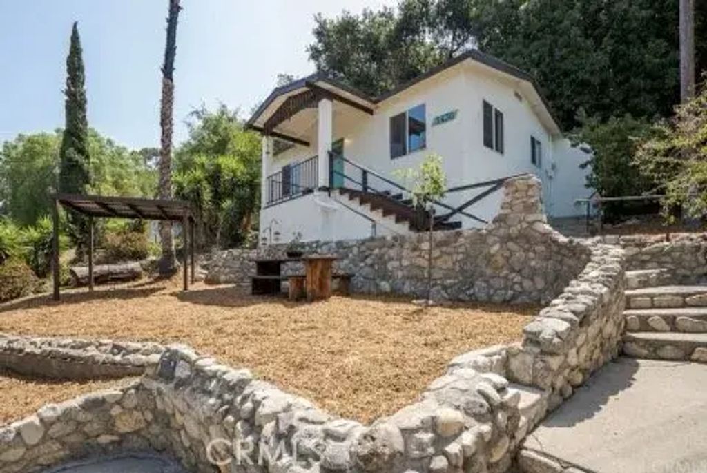 3430 Holyoke Drive, Los Angeles