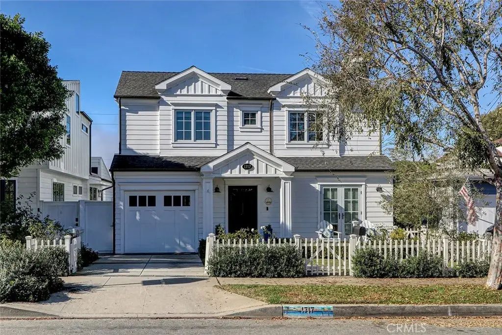 1717 Pacific Ave., Manhattan Beach