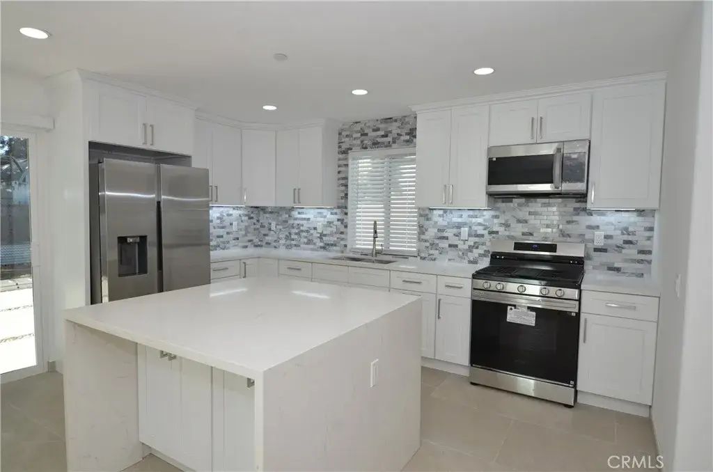 18946 Ingomar Street, Reseda Ranch