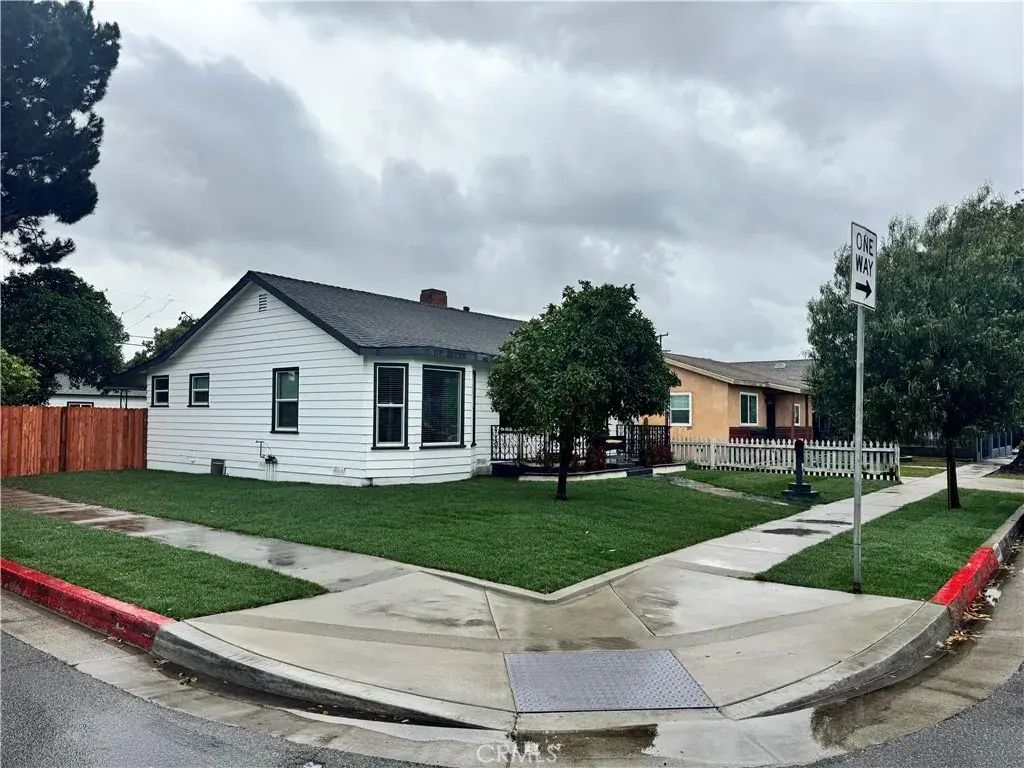 6556 San Vincente, Paramount