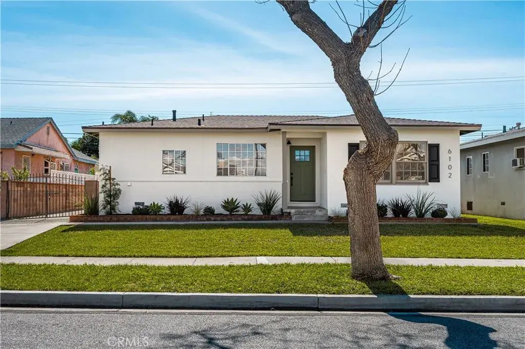 6102 Charlwood Street, Lakewood