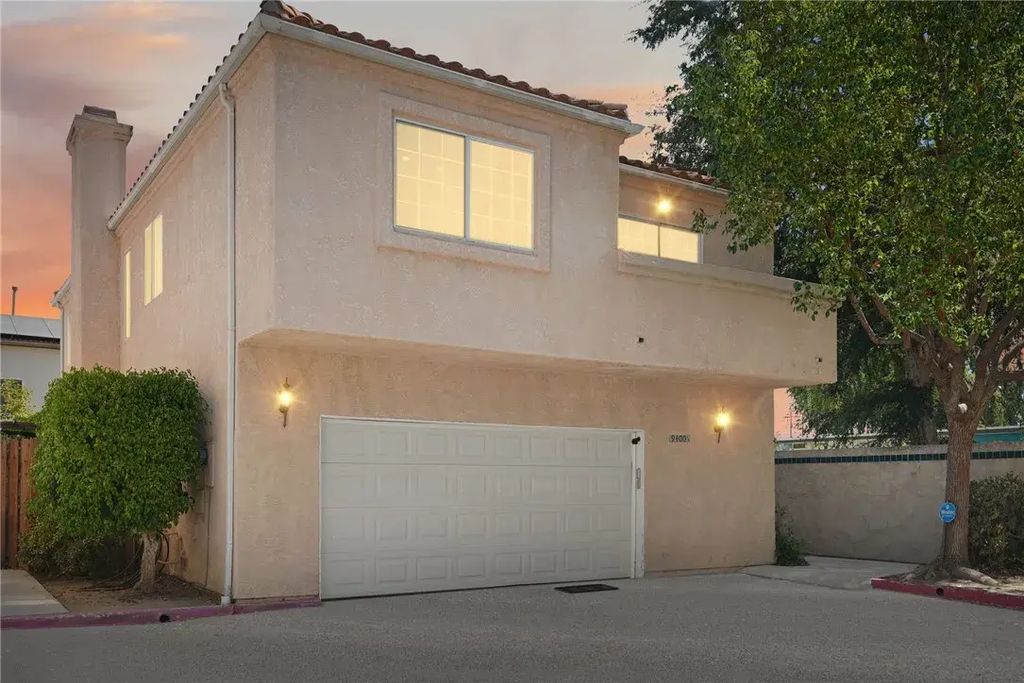 9400 Noble, North Hills