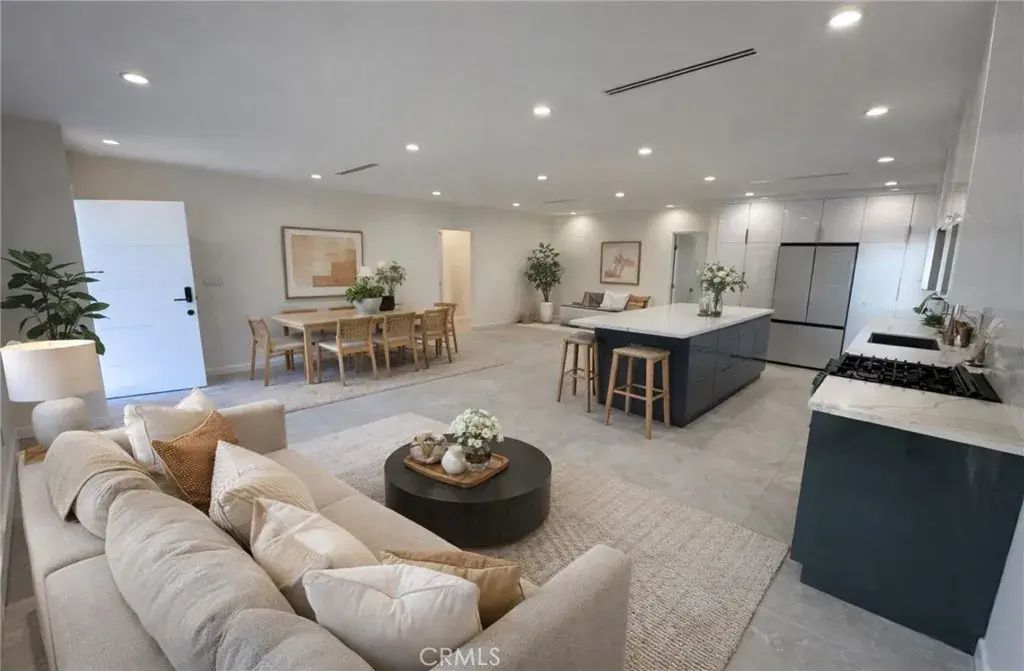 8435 Grenoble, Sunland