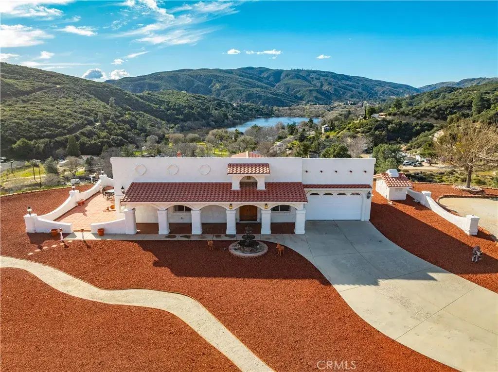 43738 Mountain View Rd, Lake Hughes
