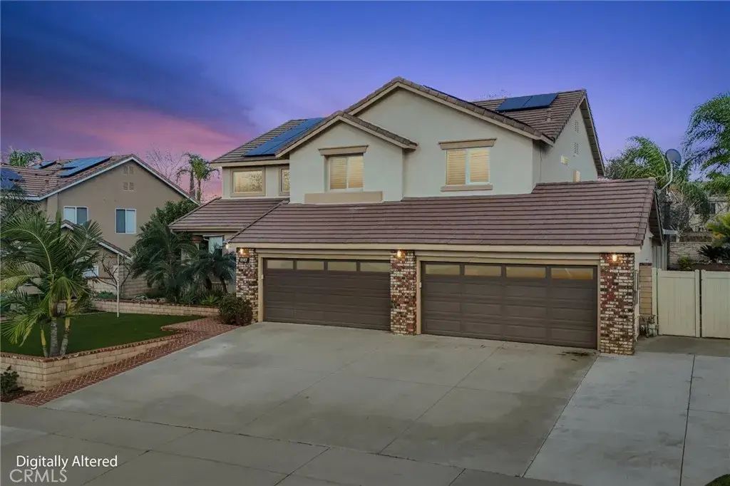 2527 Waterfall Ln, Corona