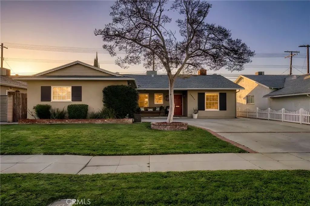 23040 Hartland, West Hills