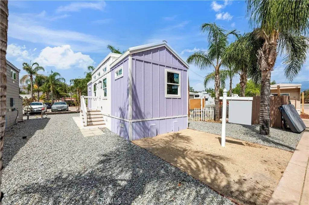 501 S Mistletoe 16, San Jacinto