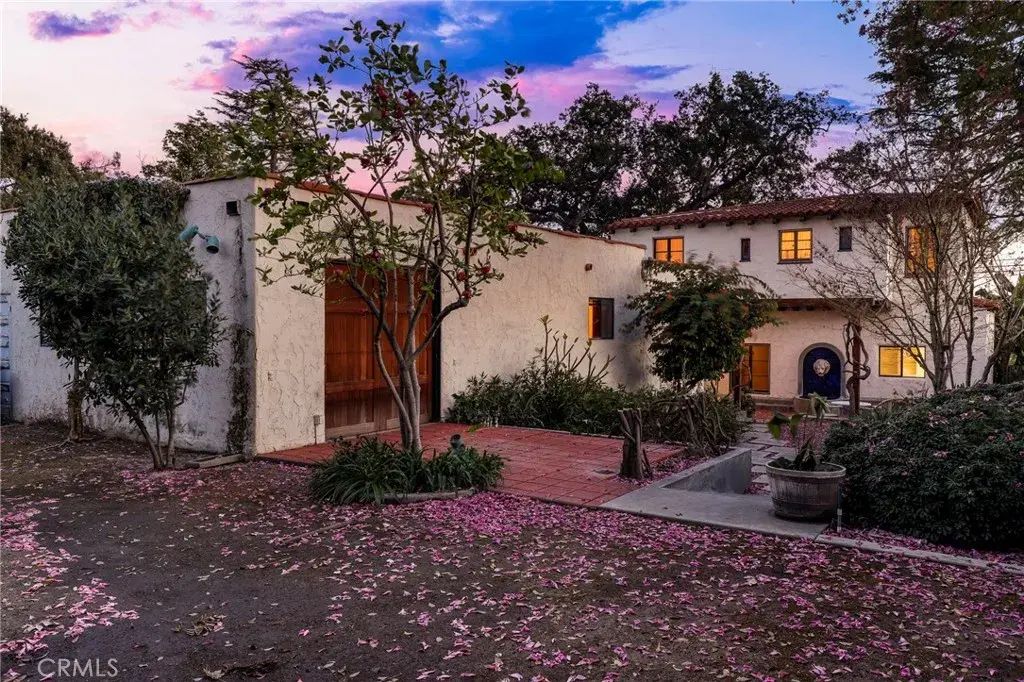 725 W Hillcrest Boulevard, Monrovia