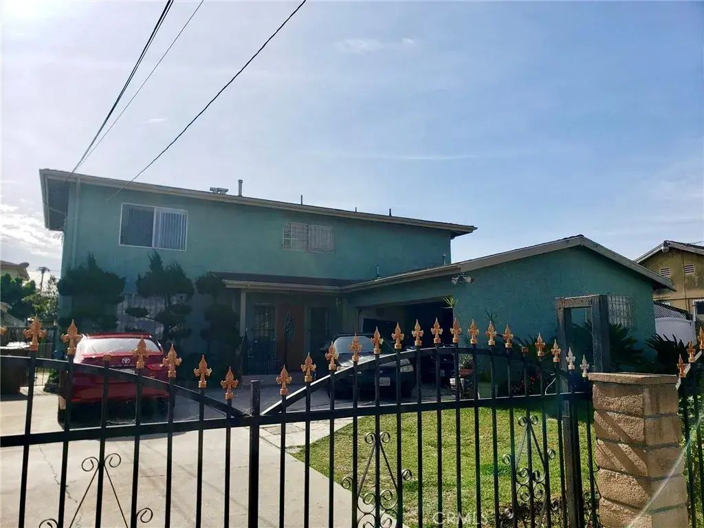 1500 W 107th, Los Angeles