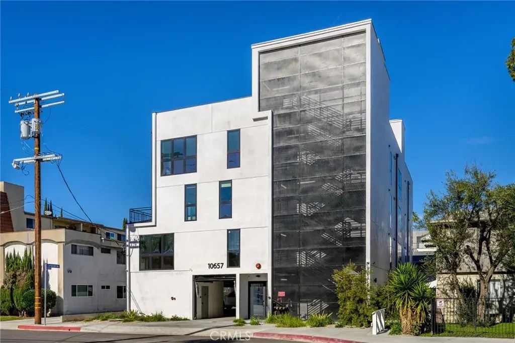 10657 Moorpark Street 202, North Hollywood