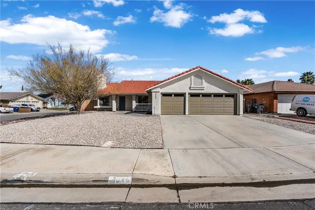 2049 Millcreek Way, Palmdale