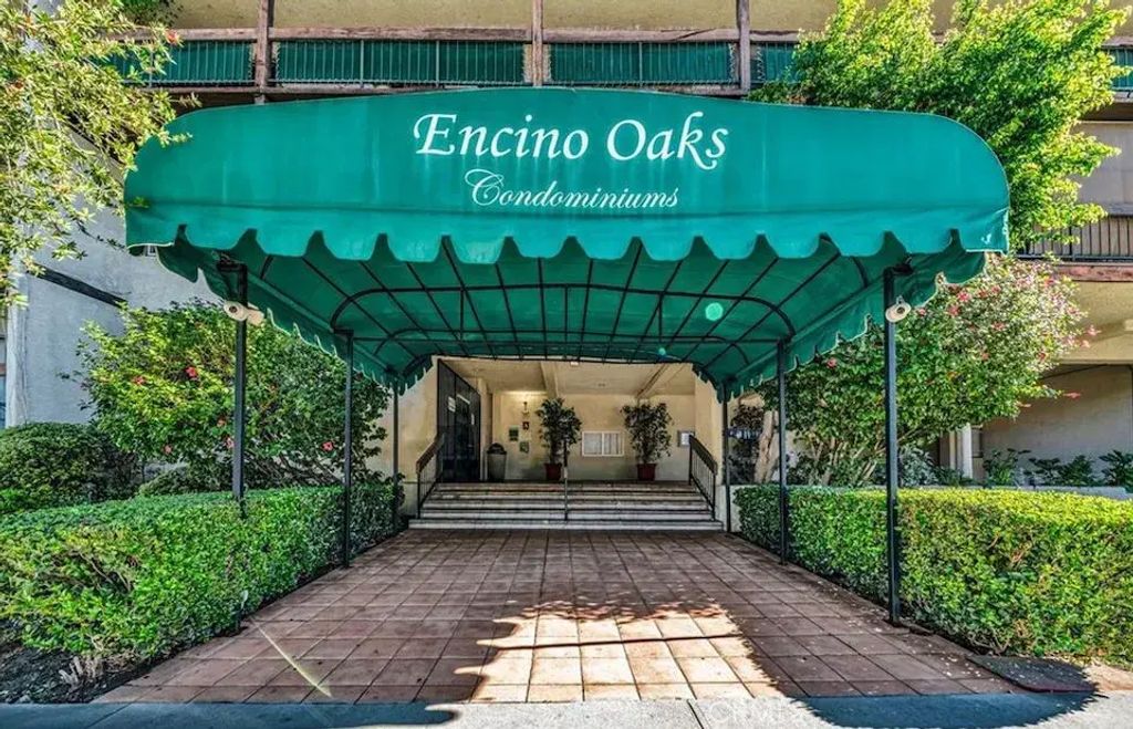 5460 White Oak G101, Encino