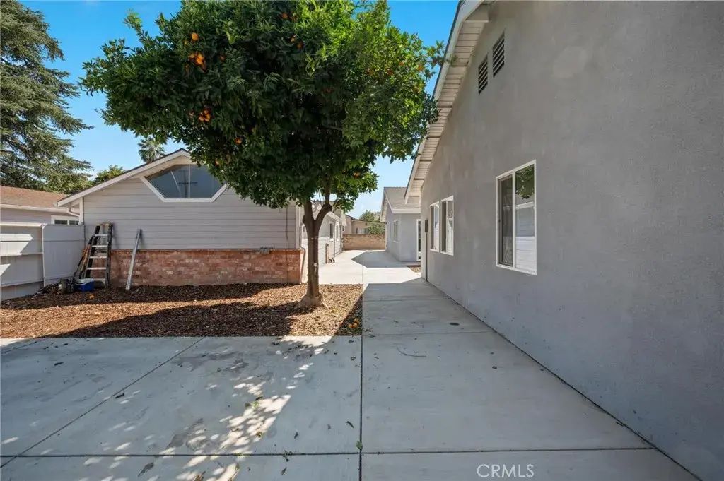 7443 Balcom Avenue, Reseda