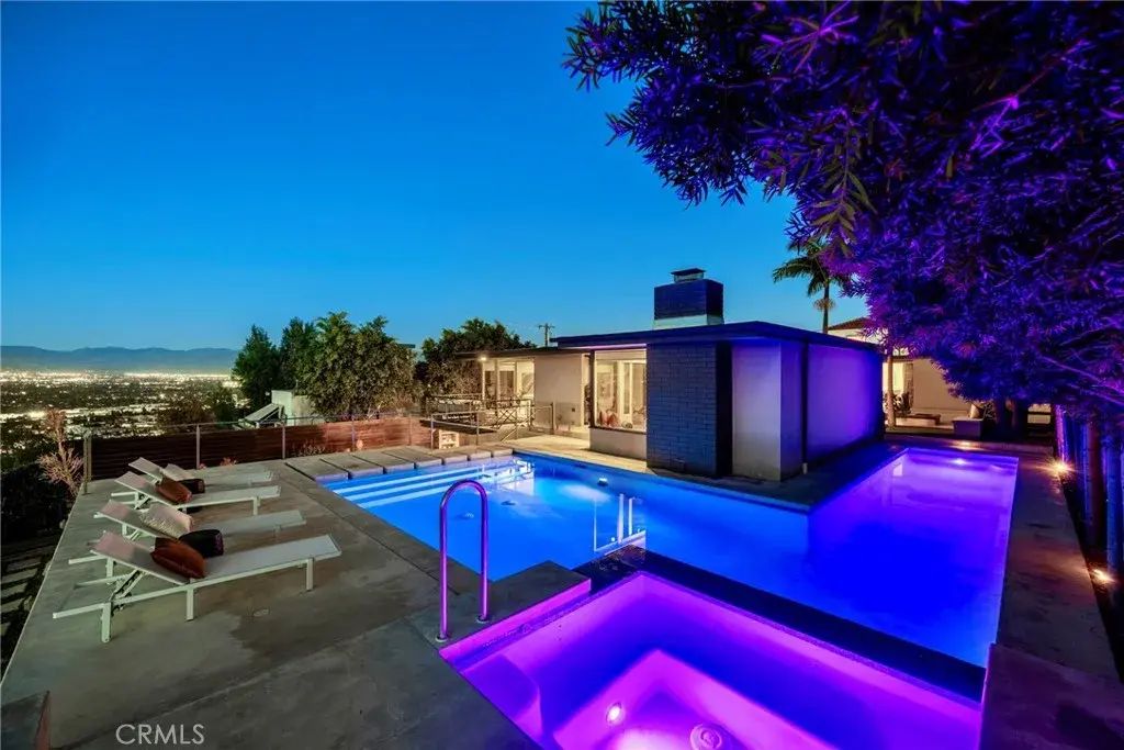 3851 Beverly Ridge, Sherman Oaks