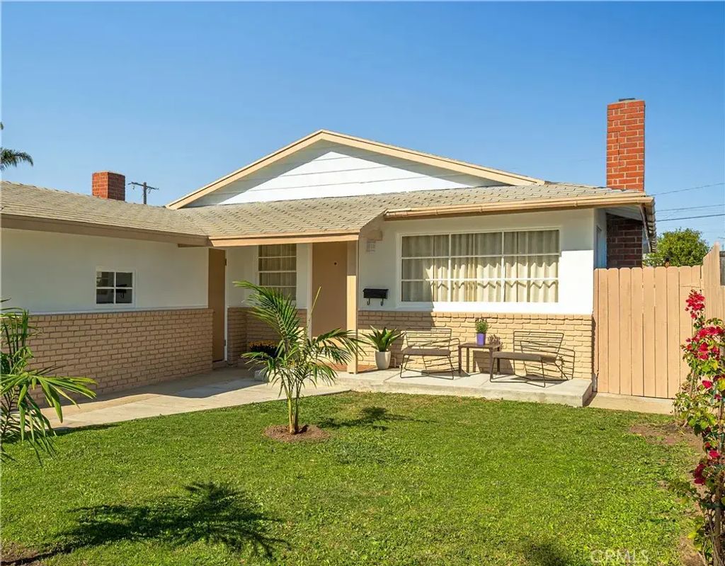 3929 W W. 119th Pl, Hawthorne