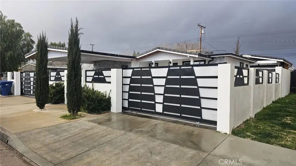 1821 E Avenue Q12, Palmdale