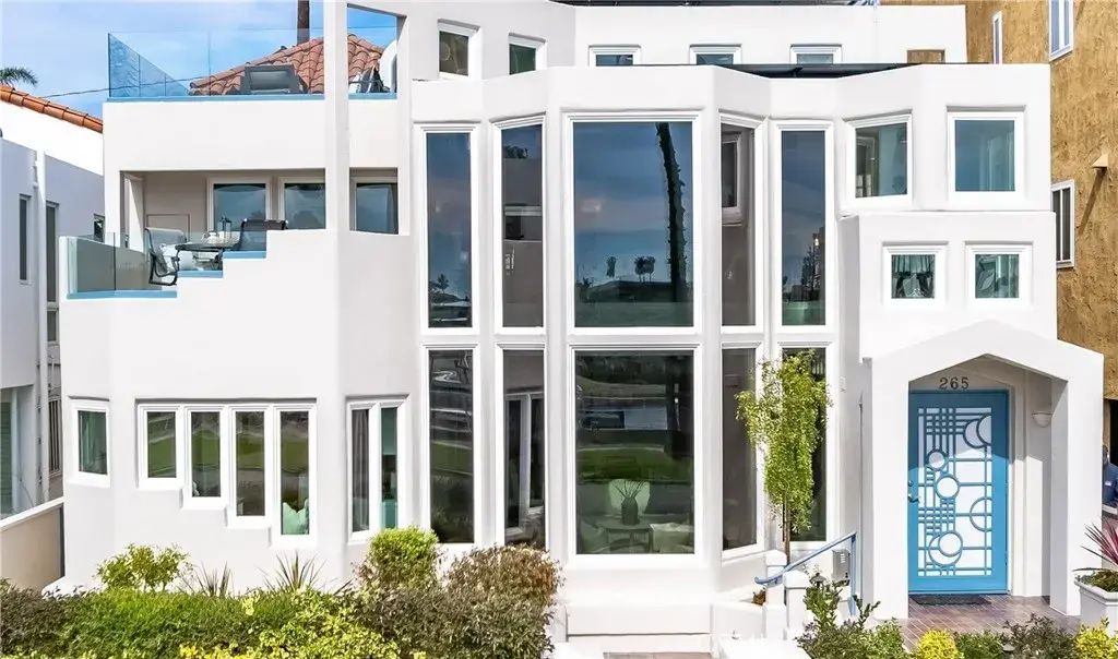 265 Bay Shore, Long Beach