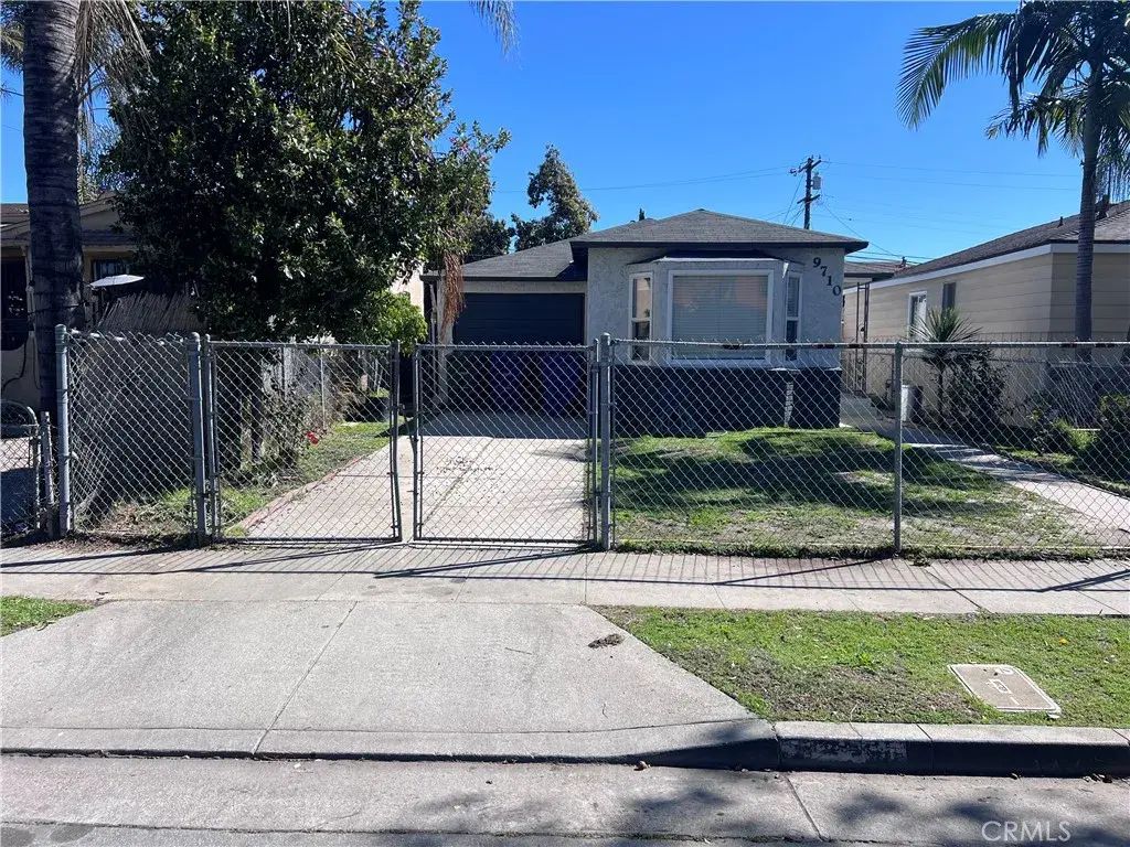 9710 San Miguel, South Gate