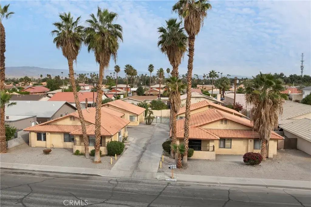 33700 Pueblo, Cathedral City