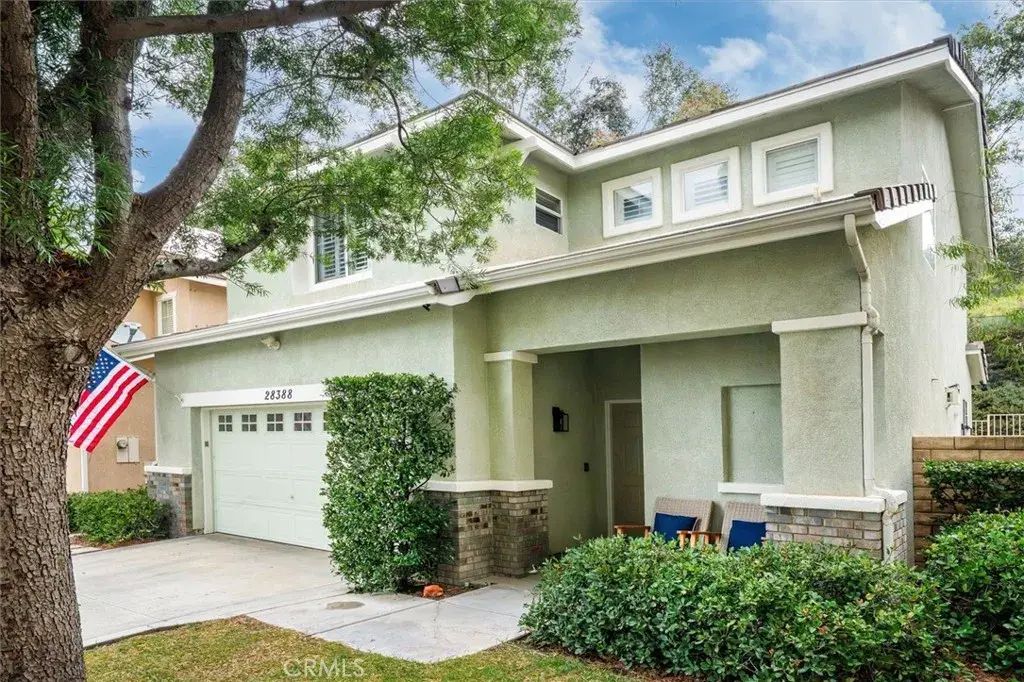 28388 Mayfair, Valencia