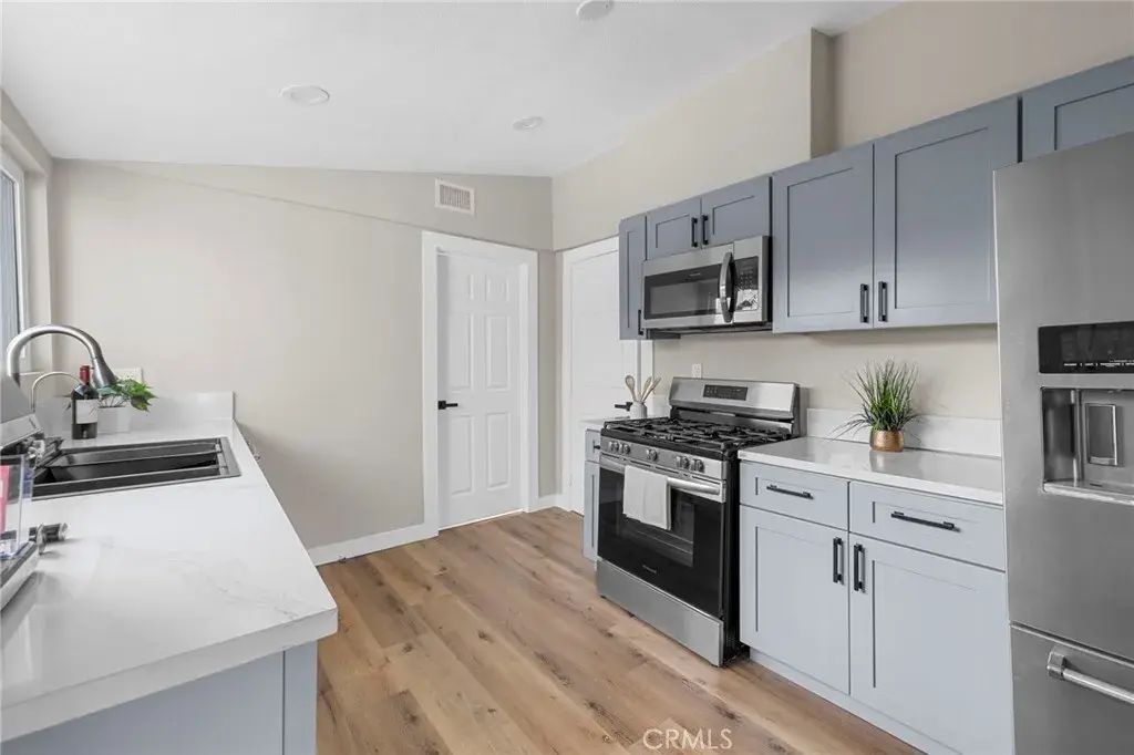3875 Everest, Riverside