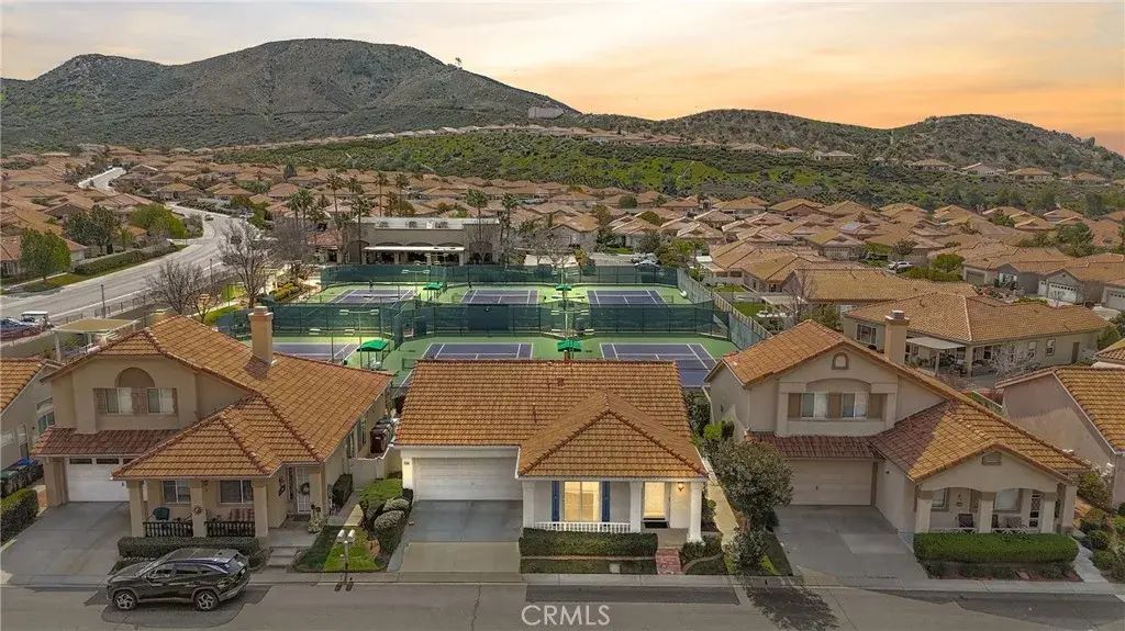 5950 Turnberry, Banning